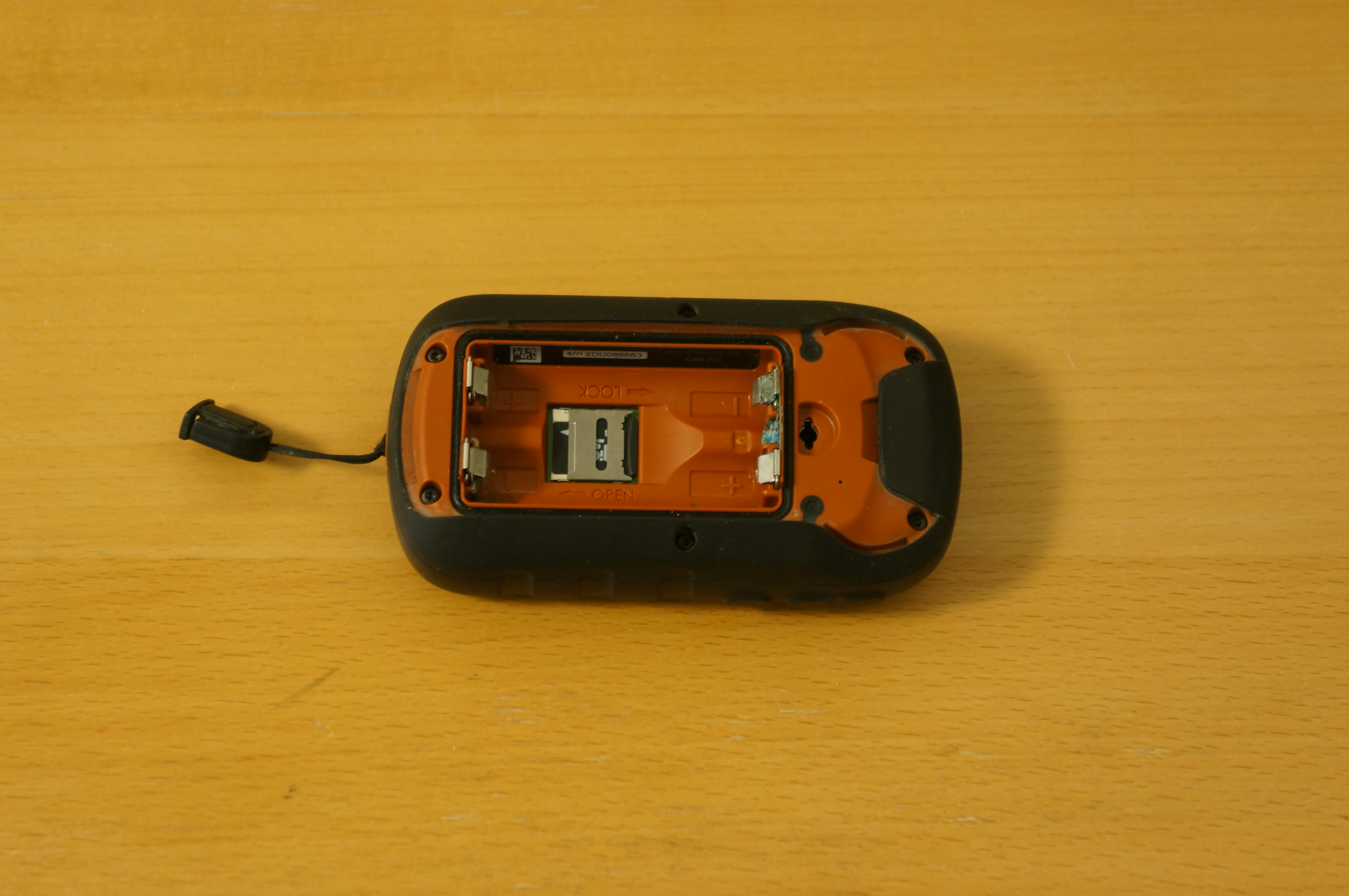 SD card slot on eTrex 20